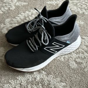 Men’s new balance sneakers